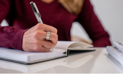 How to Write Affirmations (and 10 Positive Affirmations to Say Today!)